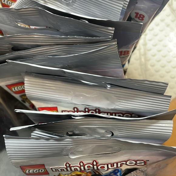 Disney 100 Set of 17 - Picture 7 of 9